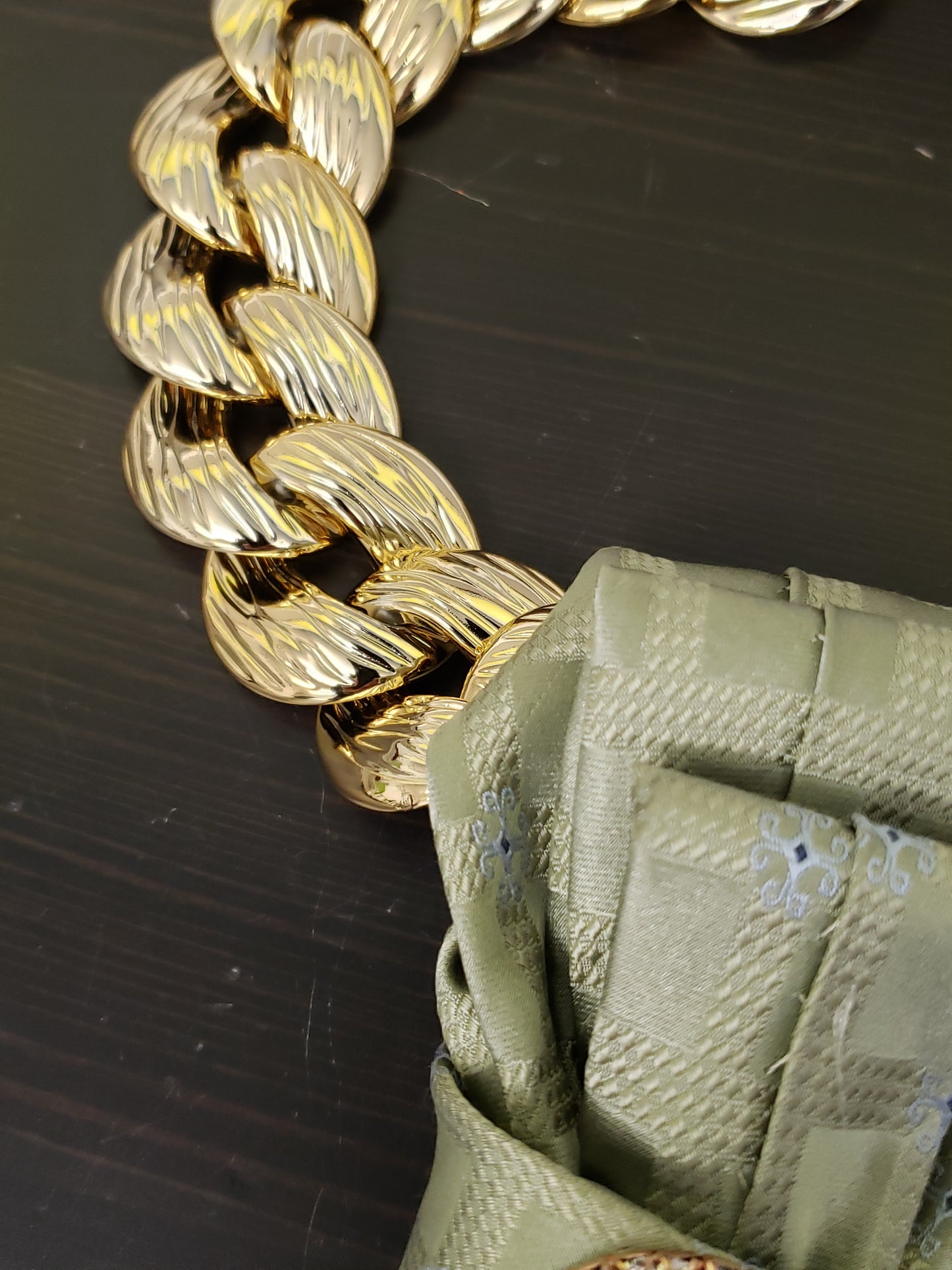 I Tie